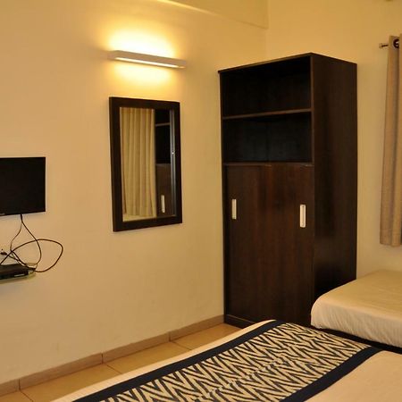 Hotel Tourist, Colhapur Exterior foto