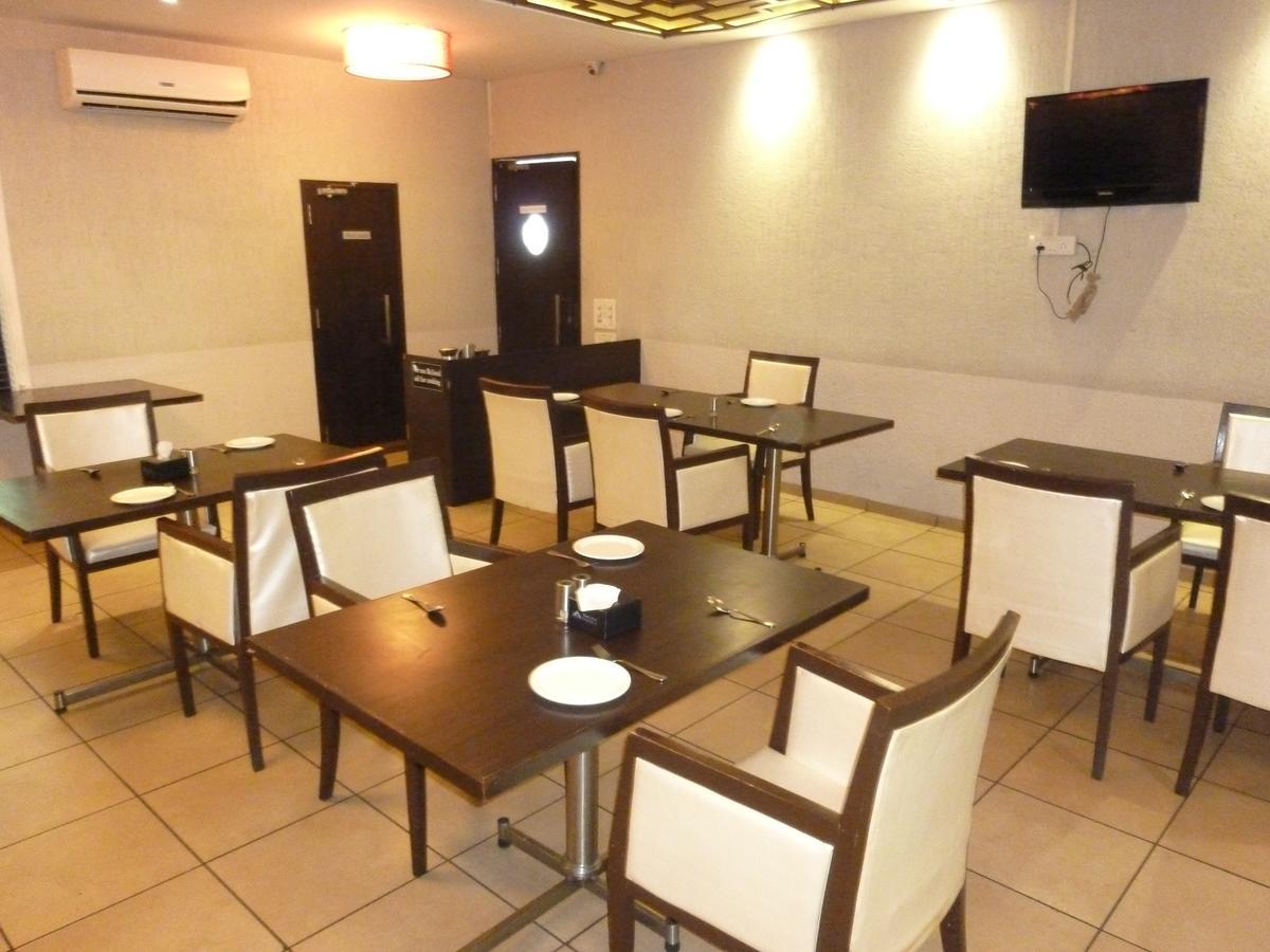Hotel Tourist, Colhapur Exterior foto