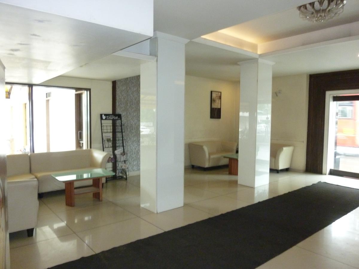 Hotel Tourist, Colhapur Exterior foto