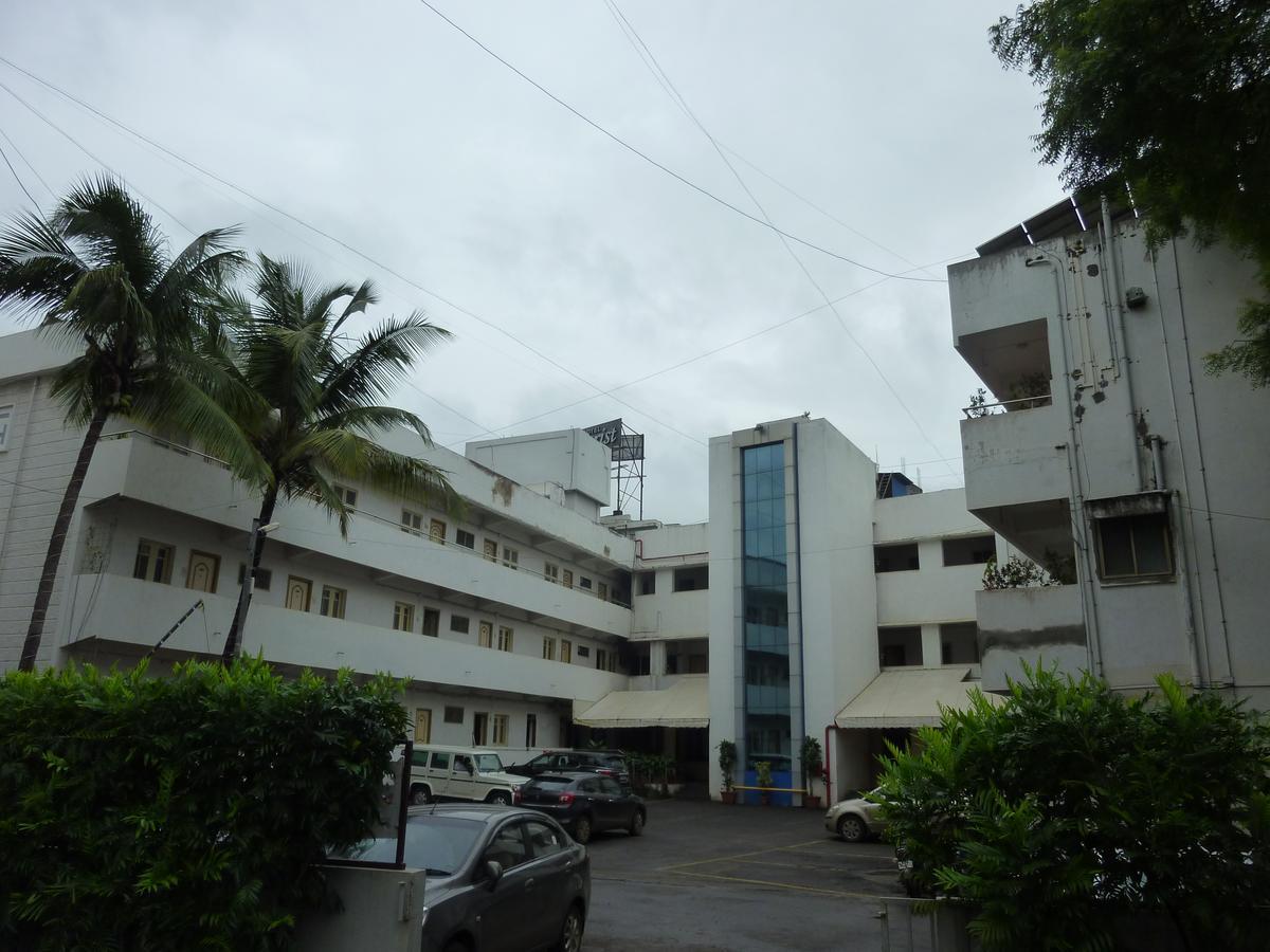 Hotel Tourist, Colhapur Exterior foto